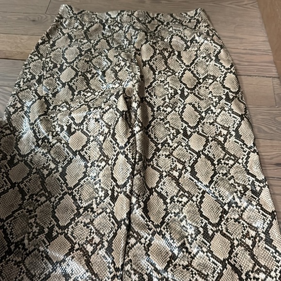 Zara EUC Snake Reptile Print Faux Leather Pants Size M Bloggers Fav High Waist - Picture 7 of 9